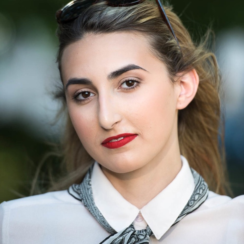 Meet your Posher, Chloe